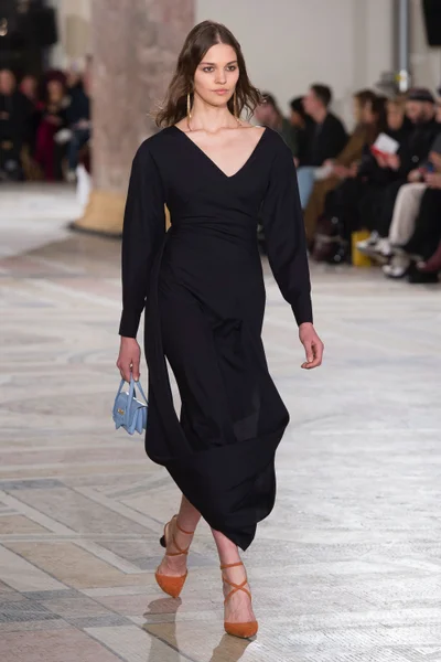 Look 11